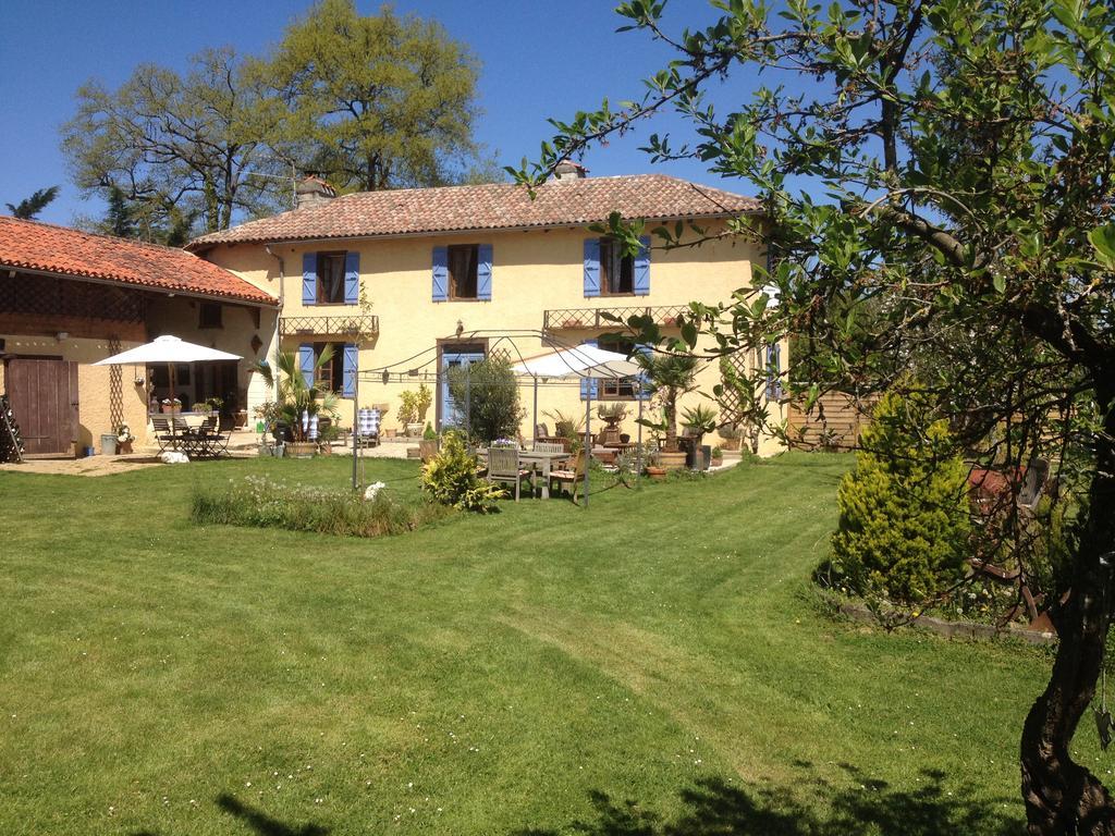 Bed and Breakfast Domaine Le Chec Saint-Ost Exterior foto