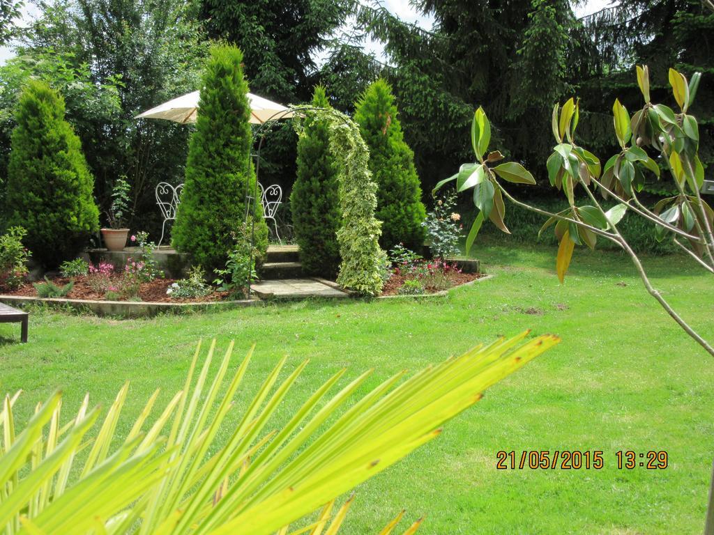 Bed and Breakfast Domaine Le Chec Saint-Ost Exterior foto