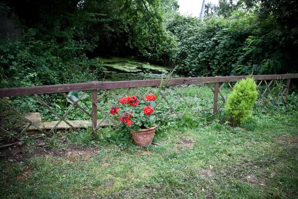 Bed and Breakfast Domaine Le Chec Saint-Ost Exterior foto
